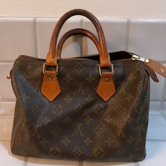 Louis Vuitton Handbags - LV Speedy 25